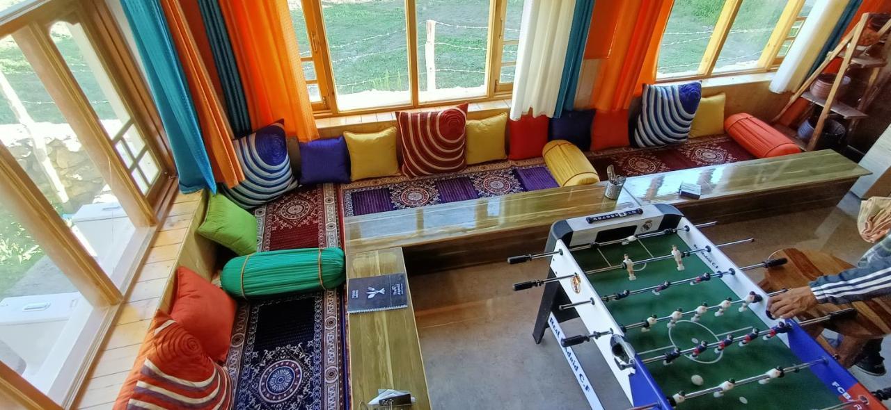 Отель The Alpinist Cafe And Retreat Каза Экстерьер фото