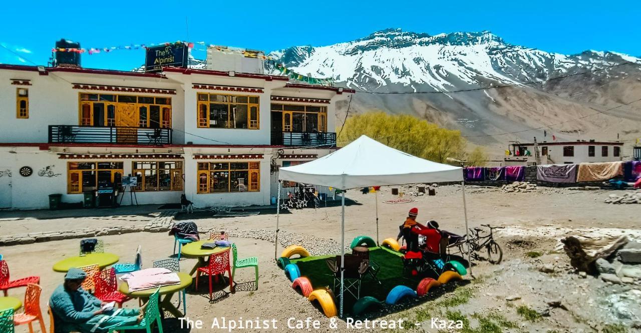 Отель The Alpinist Cafe And Retreat Каза Экстерьер фото